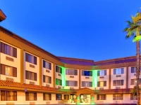 Holiday Inn La Mesa 3*