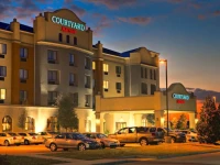 Courtyard Houma 3*