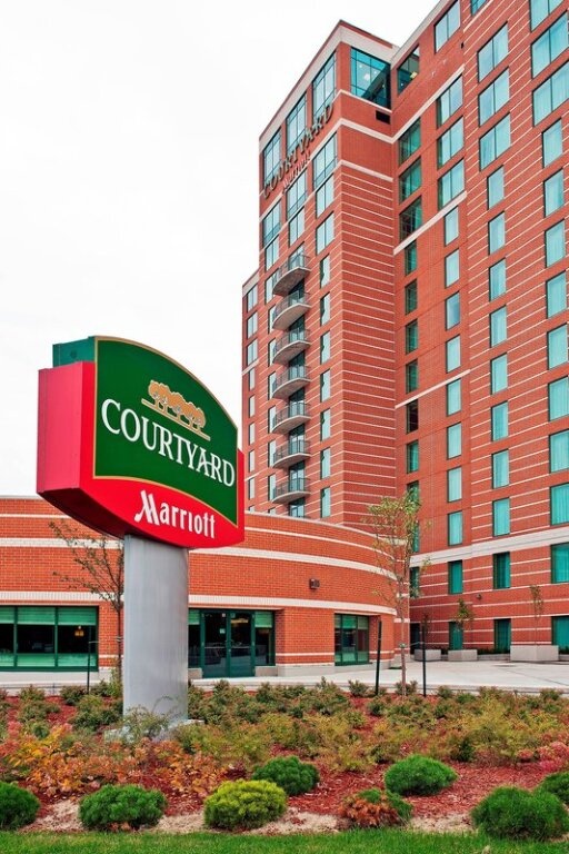 Courtyard Ottawa East 3*