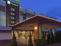 Holiday Inn Downtown Everett 3*