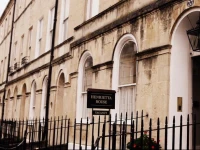 Henrietta House 3*