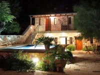 Shulamit Yard 3*
