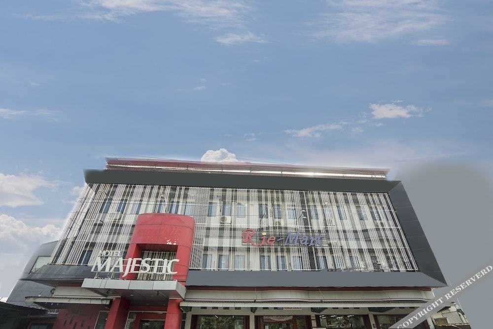 Majestic Hotel Palembang 1*