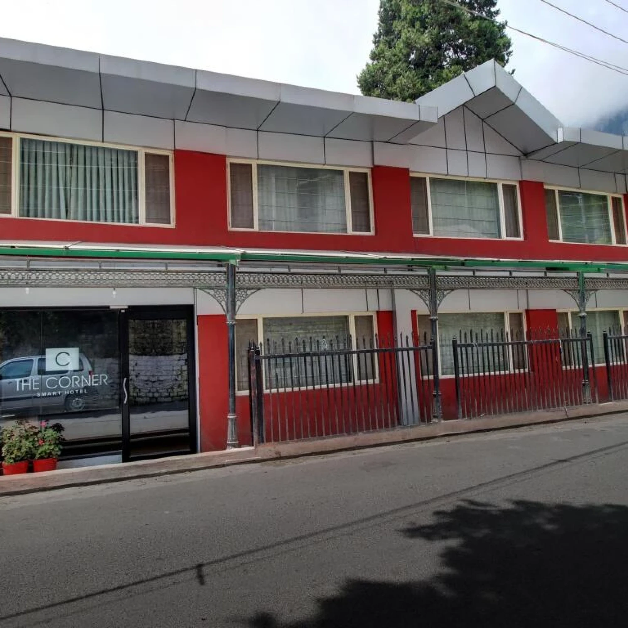The Corner 3*