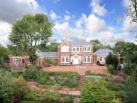 Hartfield Guest House 4*