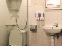 England Premier Backpackers Inn