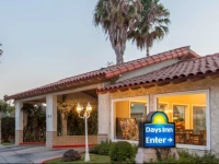 Days Inn Camarillo 2*