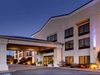 Holiday Inn Express Dahlonega 2*