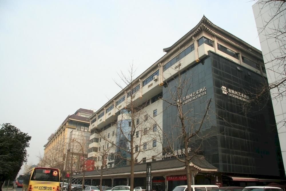 La Seine Art Hotel 4*