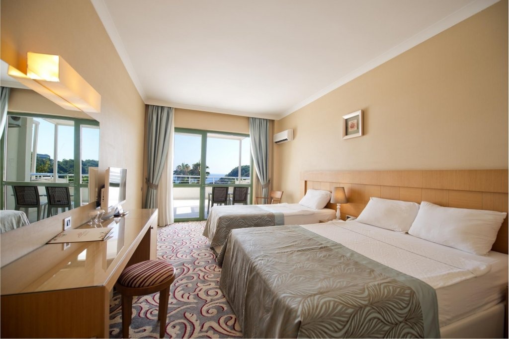 Aventura Park Hotel 5*