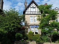 Hollins House 3*