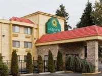 La Quinta Inn Everett 3*