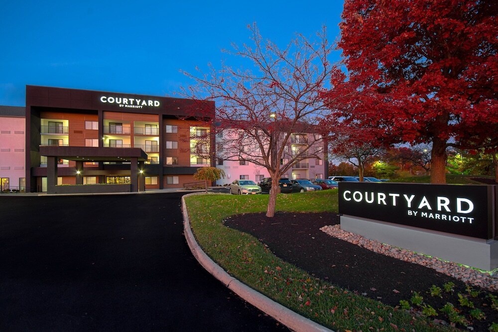 Courtyard by Marriott Cincinnati Airport 3*