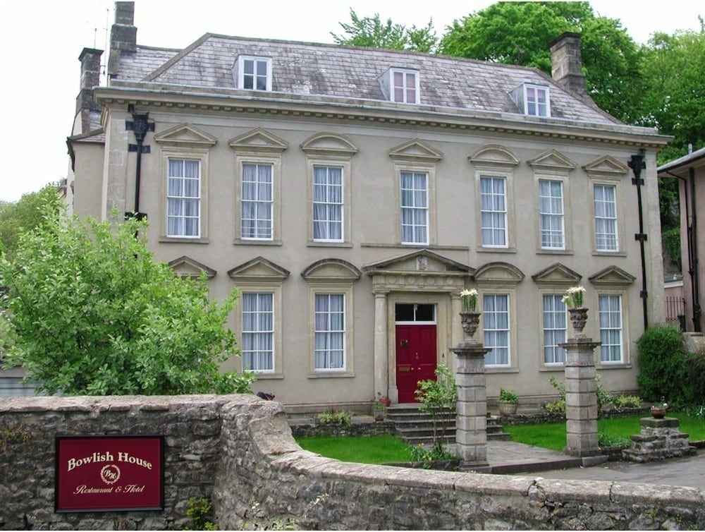 Bowlish House 4*