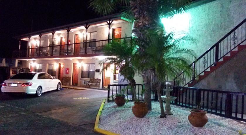 Merida Inn & Suites 1*