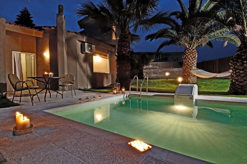 Paradise Island Villas 3*