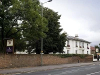 Premier Inn Epsom Central 3*