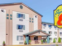 Super 8 Louisville Airport 2*
