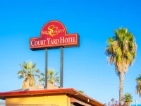 Studio City Court Yard Hotel 2*