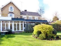 South Lodge Hotel 3*