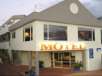 Bay Court Motel 3*