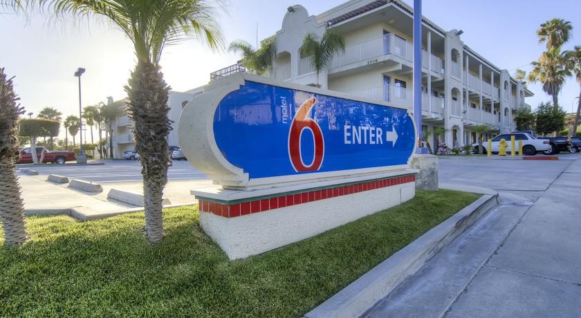 Motel 6 Oceanside 2*