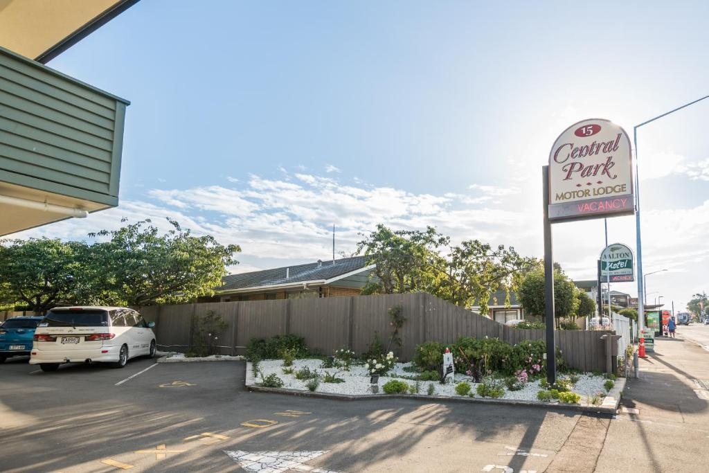 Central Park Motor Lodge 4*