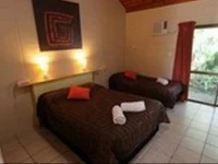 Tully Motel 3*
