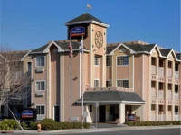 Howard Johnson Inn Salinas 2*