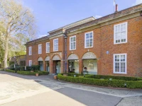 Hitchin Priory 3*
