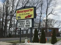 Motorsports Inn and Suites 1*