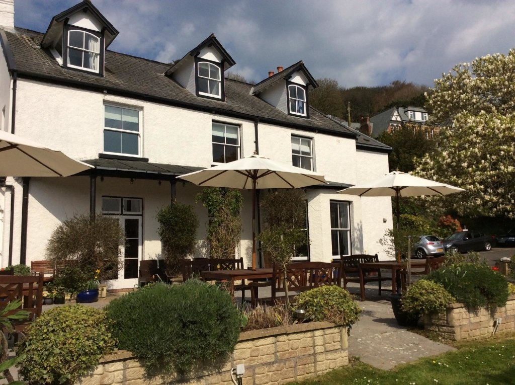 Epchris House 4*