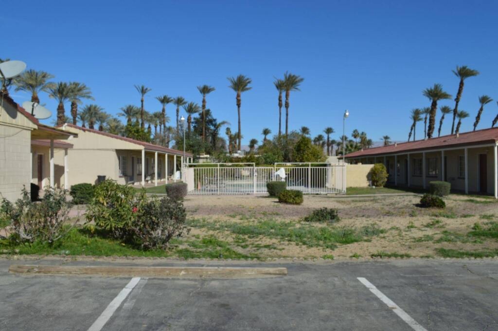 Mauna Loa Motel 2*