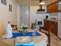 Naftis Apartments 