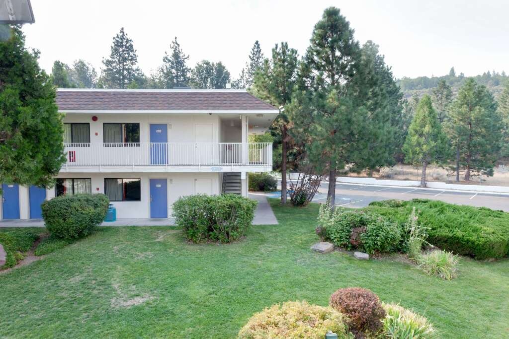 Motel 6 Weed - Mount Shasta 2*