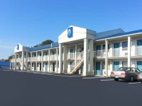 Motel 6 Kodak 1*