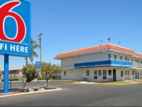 Motel 6 Fresno - Blackstone South 2*