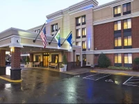 Holiday Inn Express Reston Herndon-Dulles Airport 4*