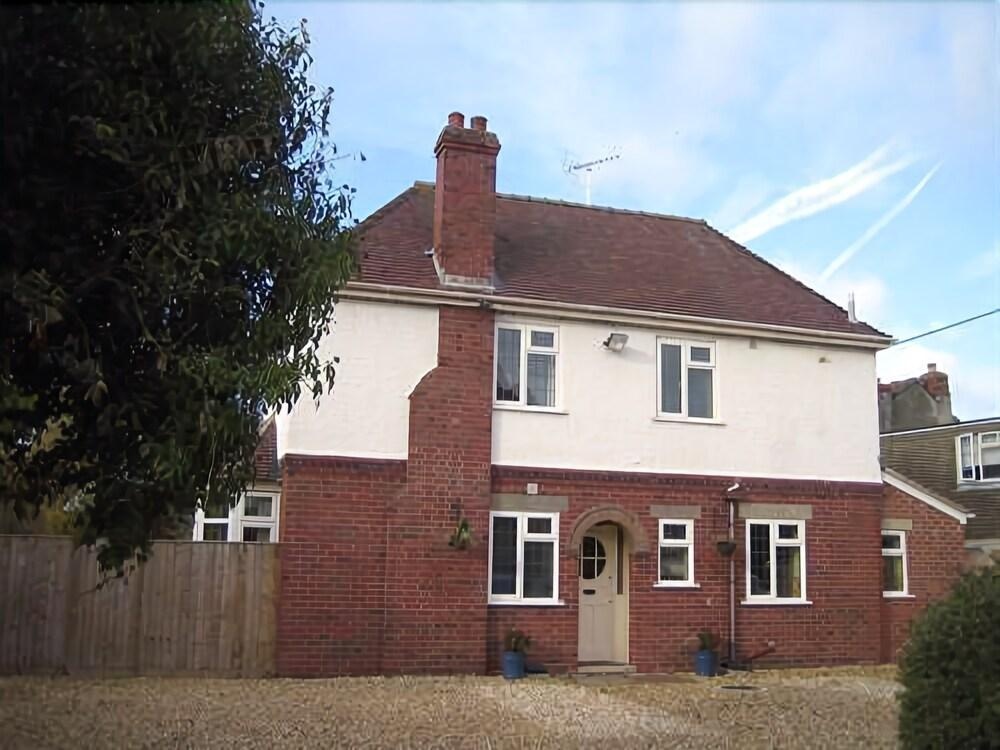 Highlands of Highworth 3*
