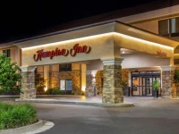 Hampton Inn Adel 3*