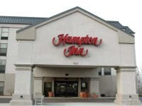Hampton Inn Muskegon 3*