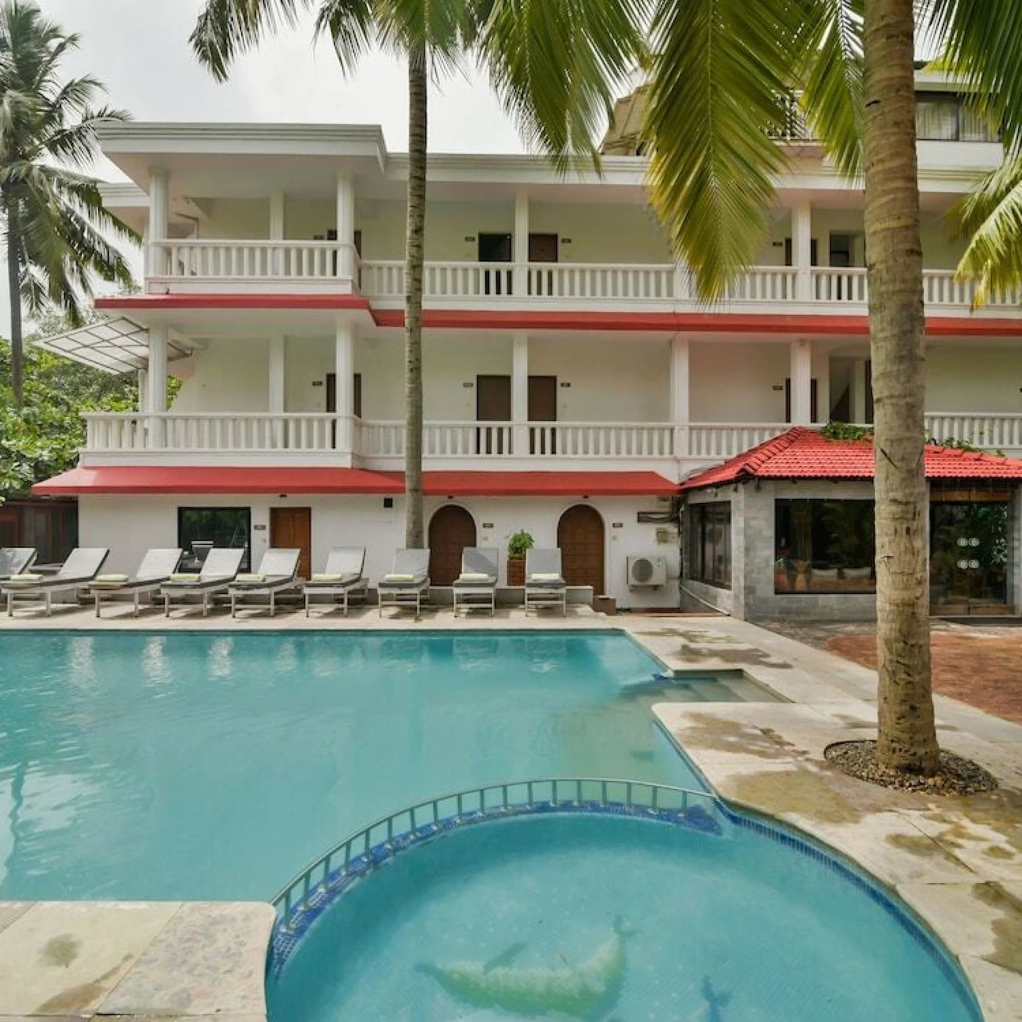 Kristal Sands Beach Resort  3*