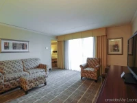 Radisson Hotel at Star Plaza 3*