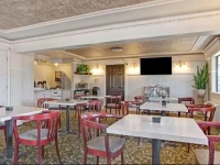 Days Inn Fife 2*