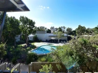 East on Byron 4*