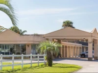 Super 8 Ocala 2*