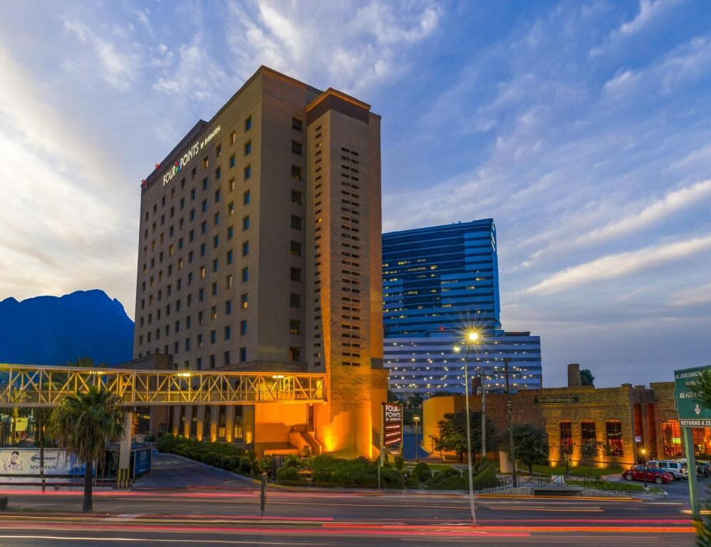 Four Points by Sheraton Galerias Monterrey 5*