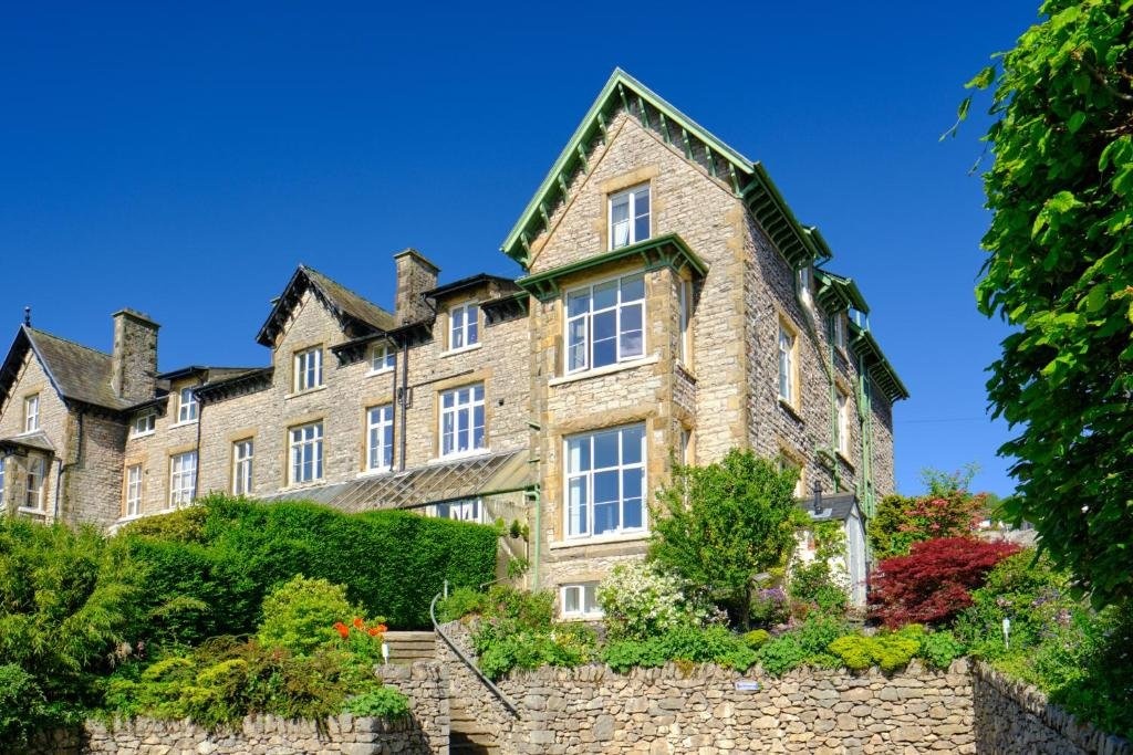 Corner Beech House 4*