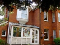 Wimblehurst Hotel 2*