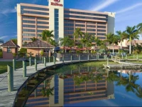 Hilton Palm Beach Airport 3*
